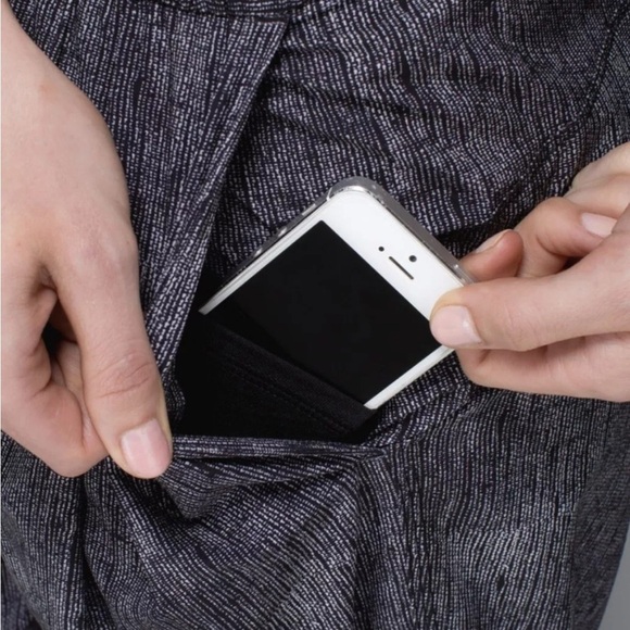 Lululemon Rollin' With My Omies Pant- Burlap Texture Black Dune/ Size 4 (FLAWED) - Picture 4 of 13